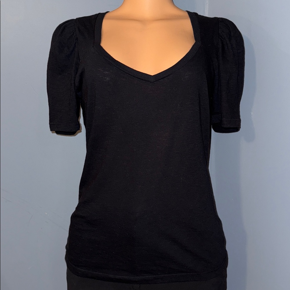 Evereve Sundry Black Puff Sleeve Top – Chic and Versatile, Size 0